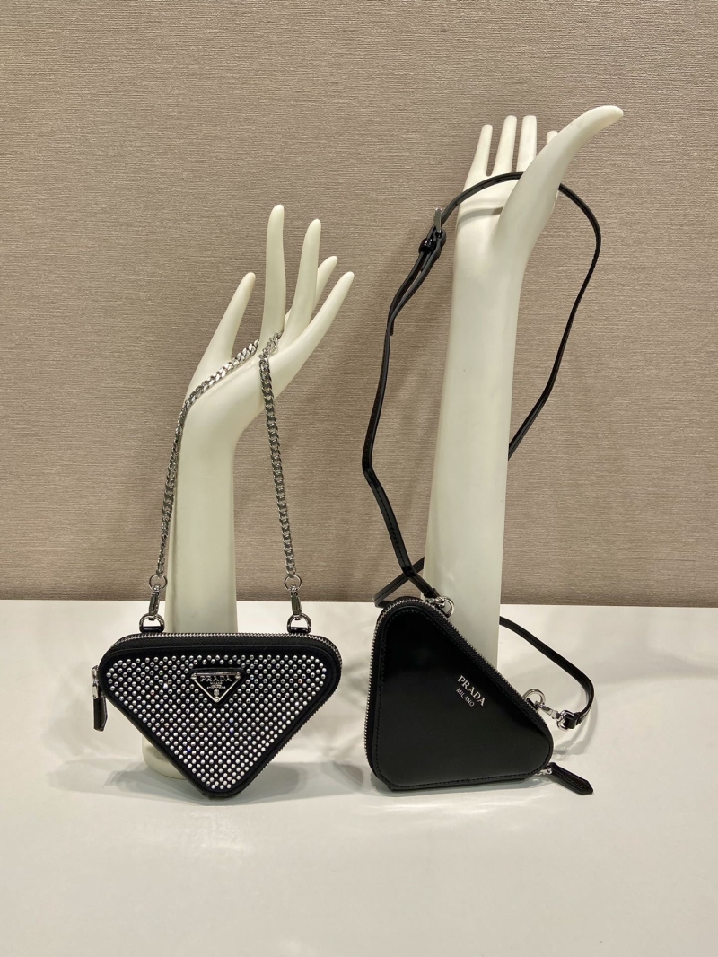 Pra*a triangle pouch
